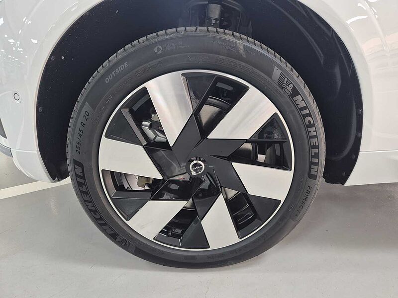 Volvo  Ultra, T8 AWD 플러그-인 하이브리드, 전기/가솔린, 브라이트