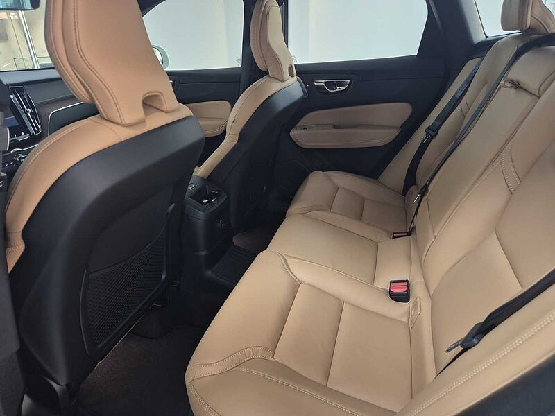 Volvo  Ultra, T8 AWD 플러그-인 하이브리드, 전기/가솔린, 브라이트