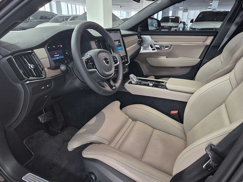 Volvo  Ultra, T8 AWD 플러그-인 하이브리드, 전기/가솔린, 브라이트