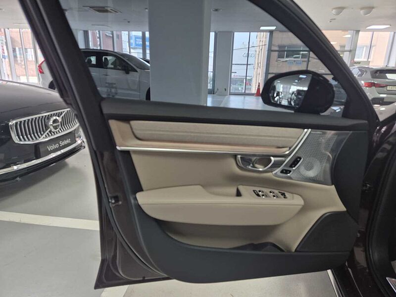 Volvo  Ultra, T8 AWD 플러그-인 하이브리드, 전기/가솔린, 브라이트