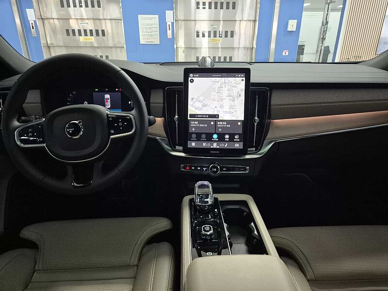 Volvo  Ultra, T8 AWD 플러그-인 하이브리드, 전기/가솔린, 브라이트