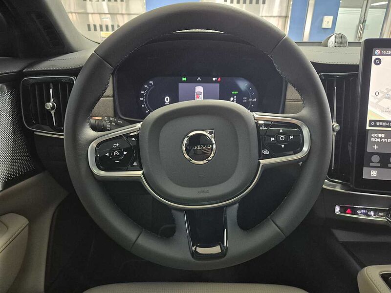 Volvo  Ultra, T8 AWD 플러그-인 하이브리드, 전기/가솔린, 브라이트