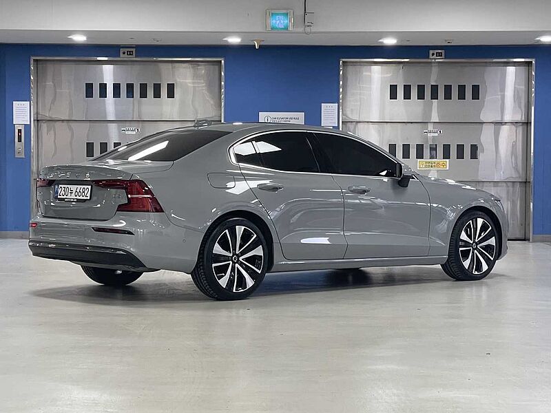 Volvo  Ultra, B5 마일드 하이브리드, 가솔린, 브라이트