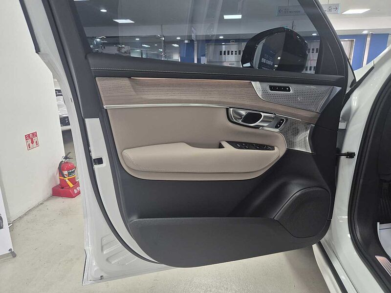 Volvo  Ultra, T8 AWD 플러그-인 하이브리드, 전기/가솔린, 다크, 7 좌석