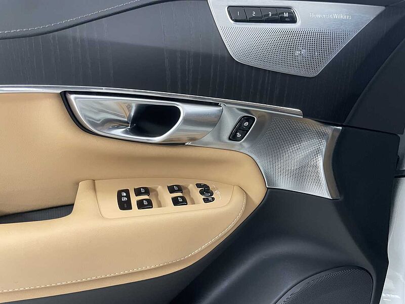 Volvo  Recharge Ultimate, T8 AWD 플러그-인 하이브리드, 전기/가솔린, 브라이트, 7 좌석