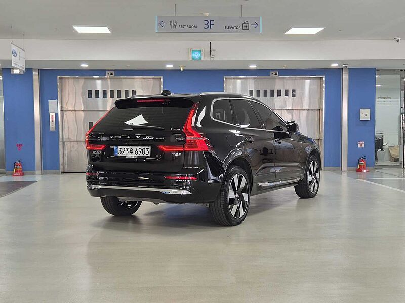 Volvo Ultra, T8 AWD 플러그-인 하이브리드, 전기/가솔린, 브라이트