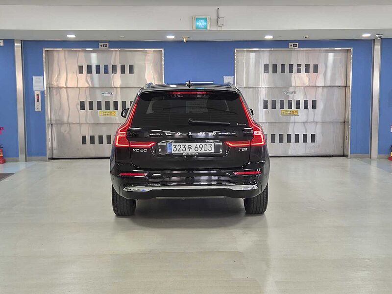Volvo Ultra, T8 AWD 플러그-인 하이브리드, 전기/가솔린, 브라이트