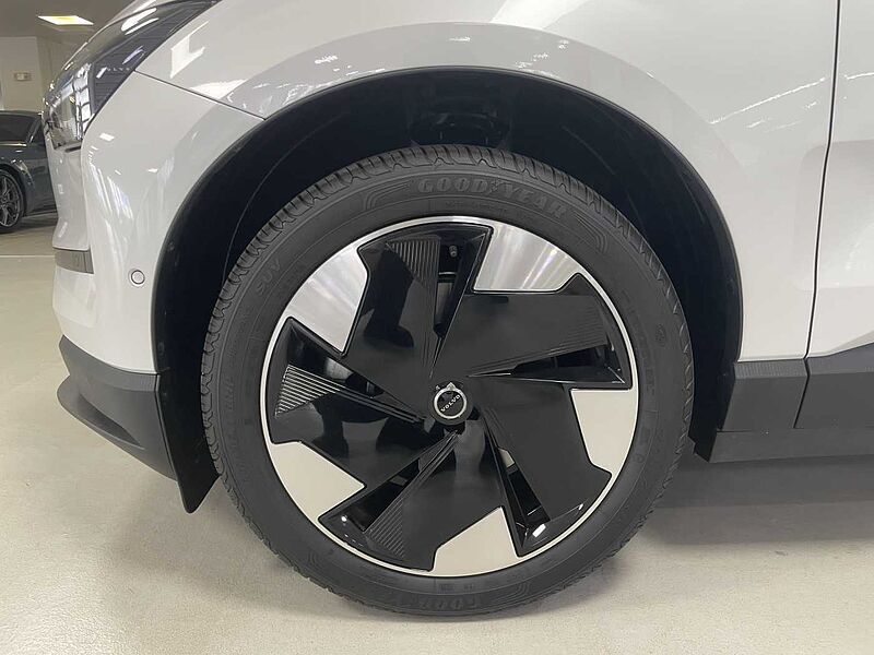 Volvo  Ultra, Single Motor Extended Range, 순수 전기