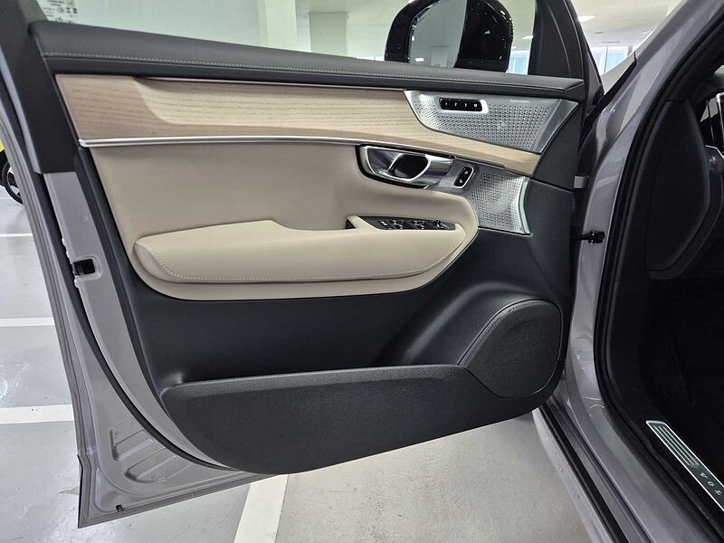 Volvo  Ultra, B6 AWD 마일드 하이브리드, 가솔린, 다크, 7 좌석