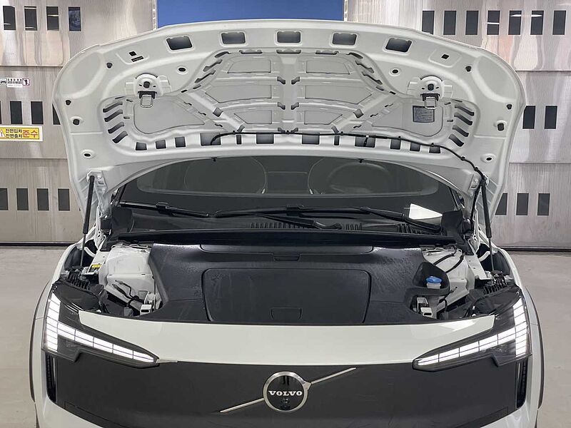 Volvo  Ultra, Twin Motor Performance, 순수 전기