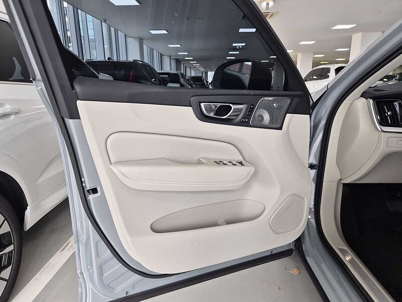 Volvo  Ultra, B5 AWD 마일드 하이브리드, 가솔린, 브라이트