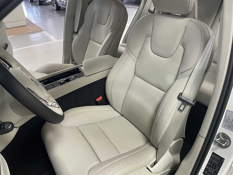 Volvo  Ultra, T8 AWD 플러그-인 하이브리드, 전기/가솔린, 브라이트