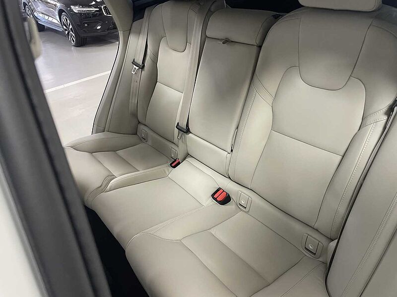 Volvo  Ultra, T8 AWD 플러그-인 하이브리드, 전기/가솔린, 브라이트