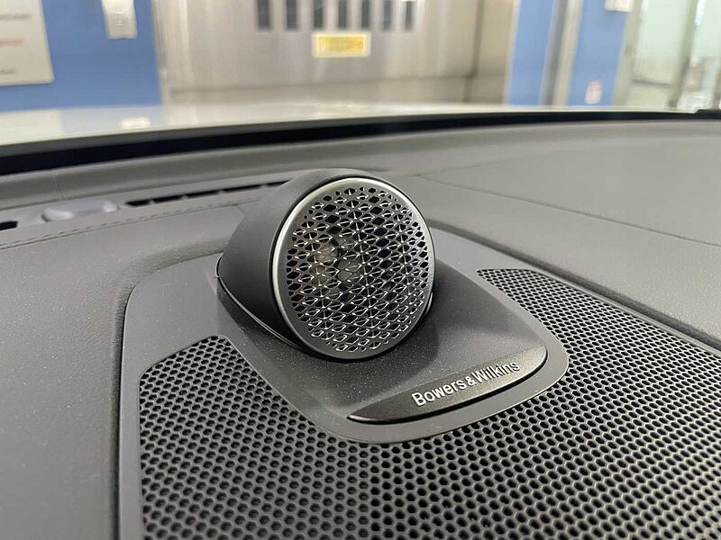 Volvo  Ultra, T8 AWD 플러그-인 하이브리드, 전기/가솔린, 브라이트