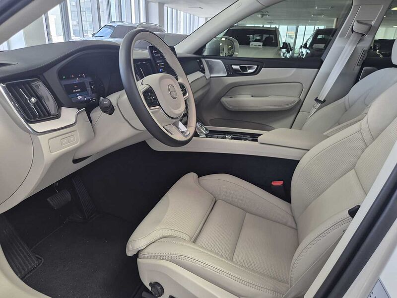 Volvo  Ultra, T8 AWD 플러그-인 하이브리드, 전기/가솔린, 브라이트