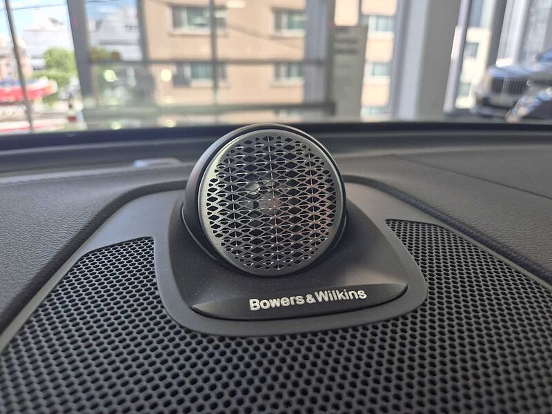Volvo  Ultra, T8 AWD 플러그-인 하이브리드, 전기/가솔린, 브라이트
