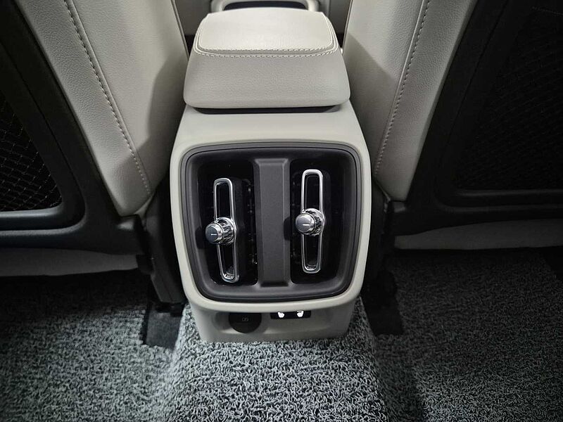 Volvo Ultra, B4 AWD 마일드 하이브리드, 가솔린, 브라이트