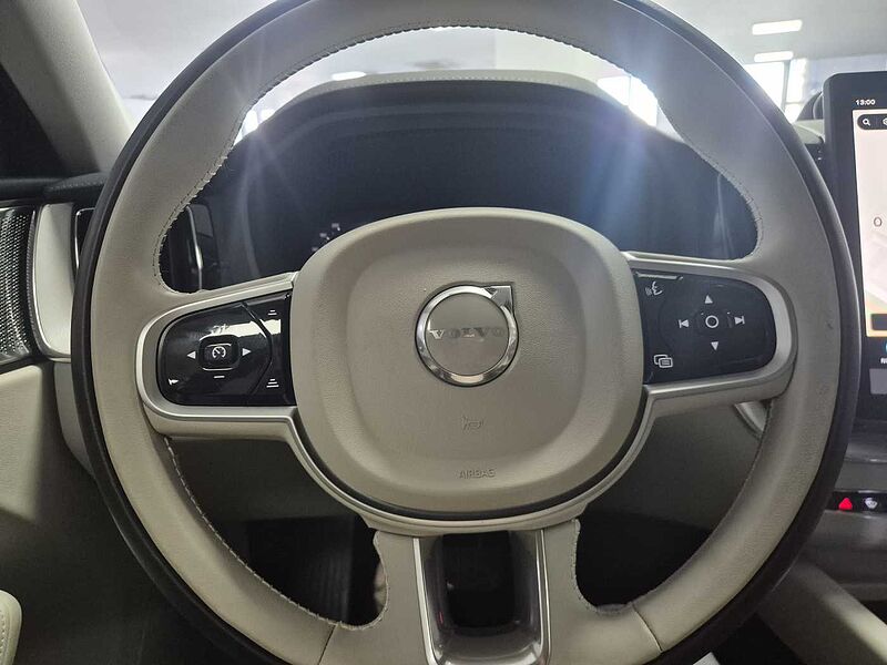 Volvo  Ultra, T8 AWD 플러그-인 하이브리드, 전기/가솔린, 브라이트