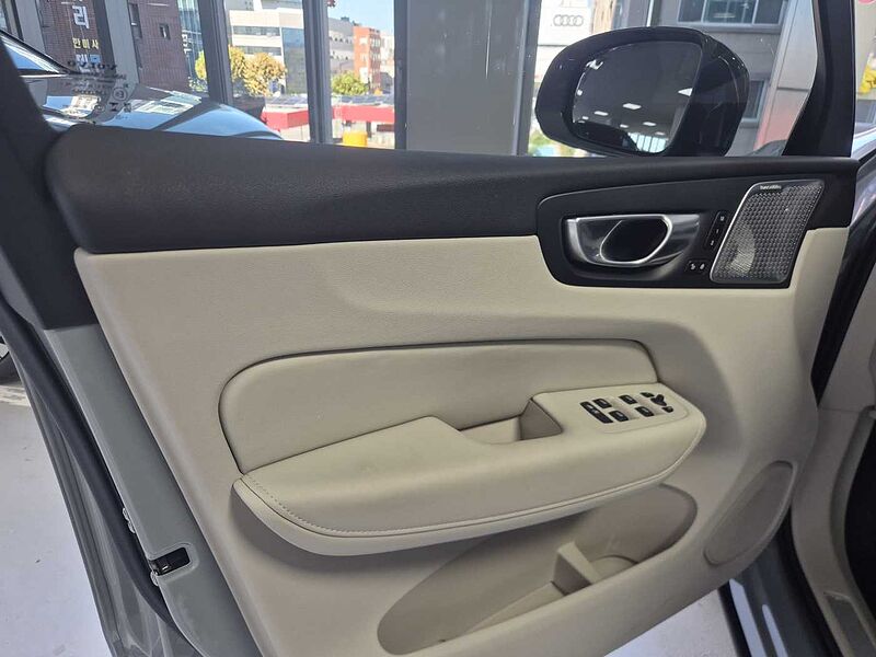 Volvo  Ultra, T8 AWD 플러그-인 하이브리드, 전기/가솔린, 브라이트