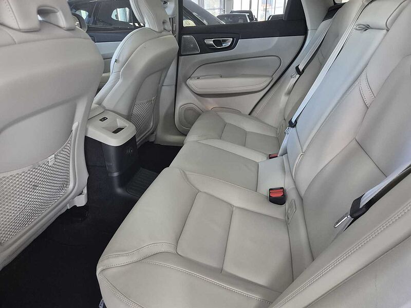 Volvo  Ultra, T8 AWD 플러그-인 하이브리드, 전기/가솔린, 브라이트