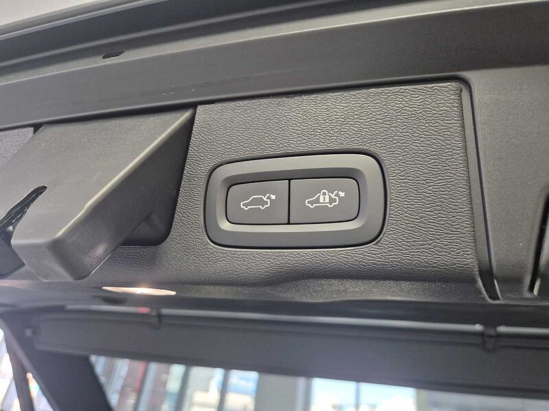 Volvo  Ultra, T8 AWD 플러그-인 하이브리드, 전기/가솔린, 브라이트